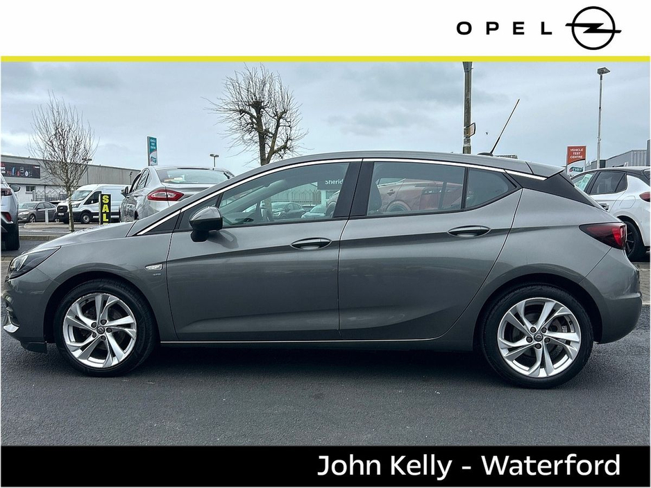 2021 Opel Astra - image 3