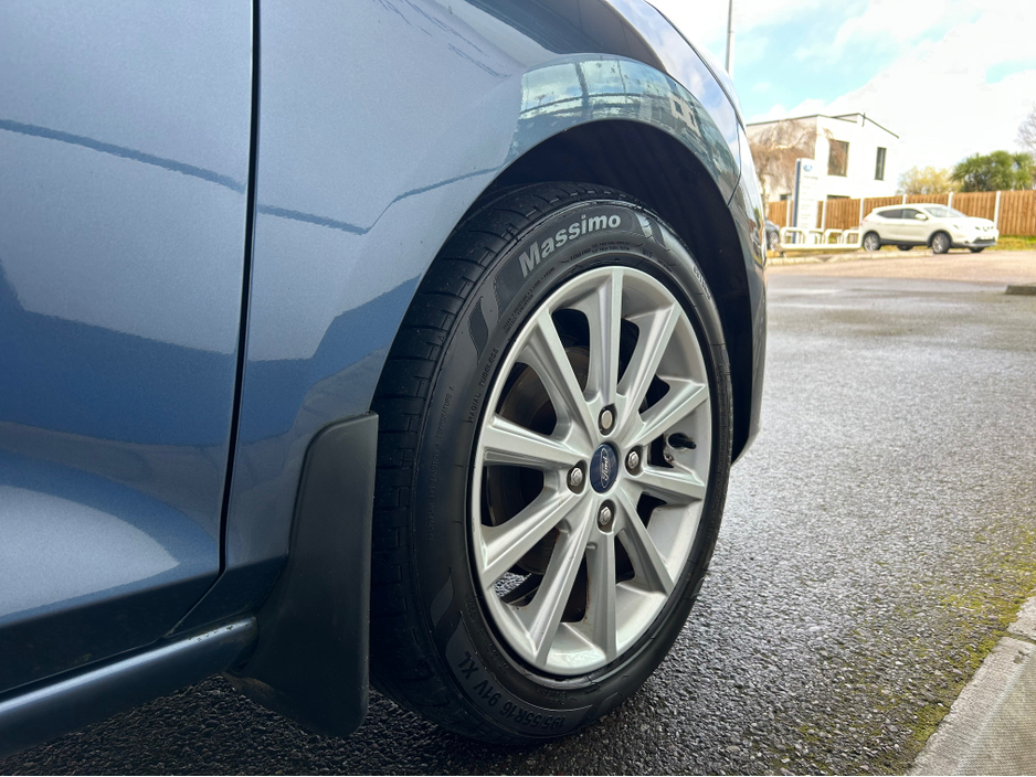 2020 Ford Fiesta - image 5