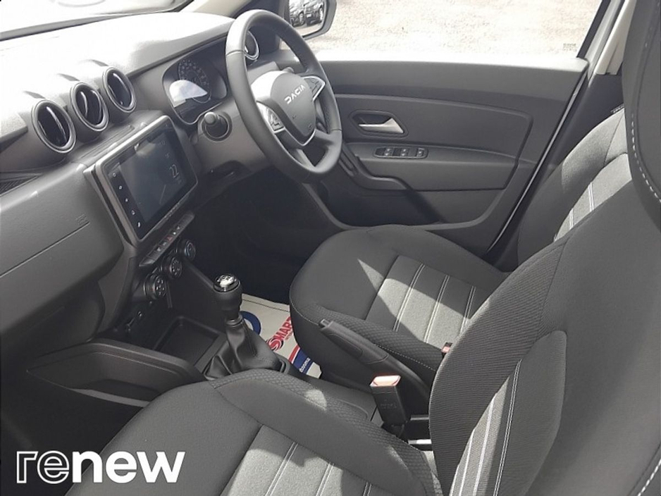 2024 Dacia Duster - image 5