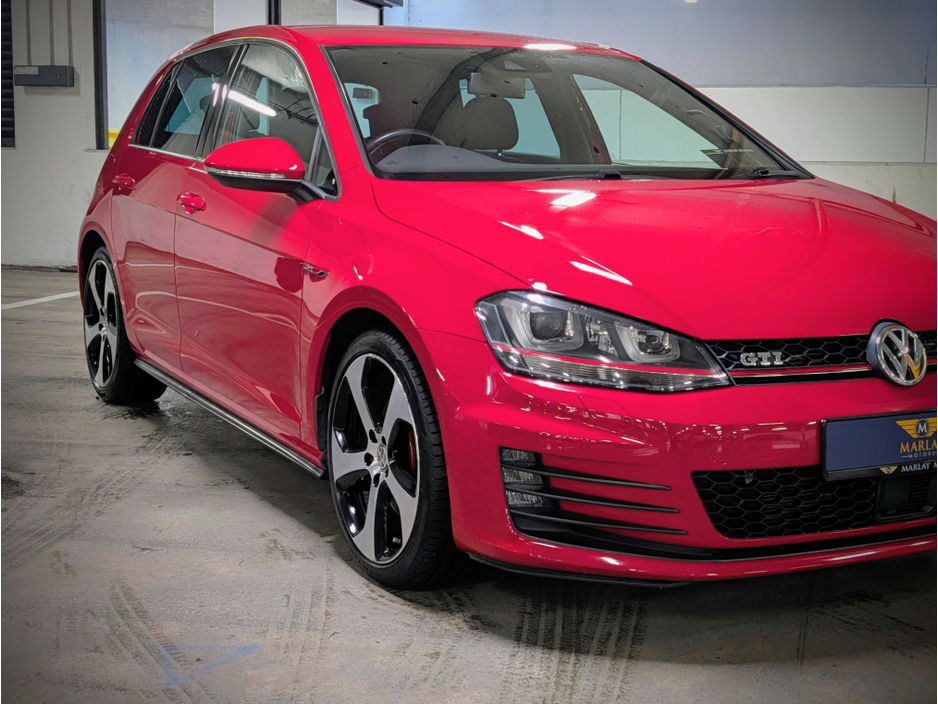 2015 Volkswagen Golf - image 5