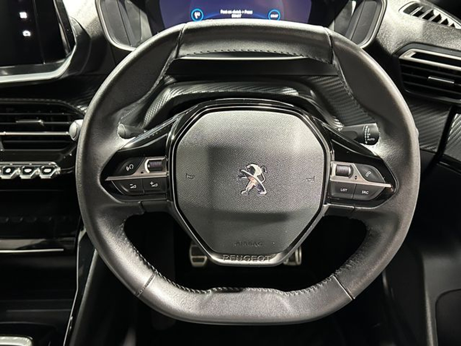 2023 Peugeot 2008 - image 12