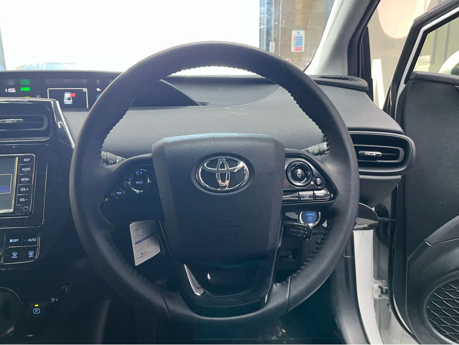 2022 Toyota Prius - image 7