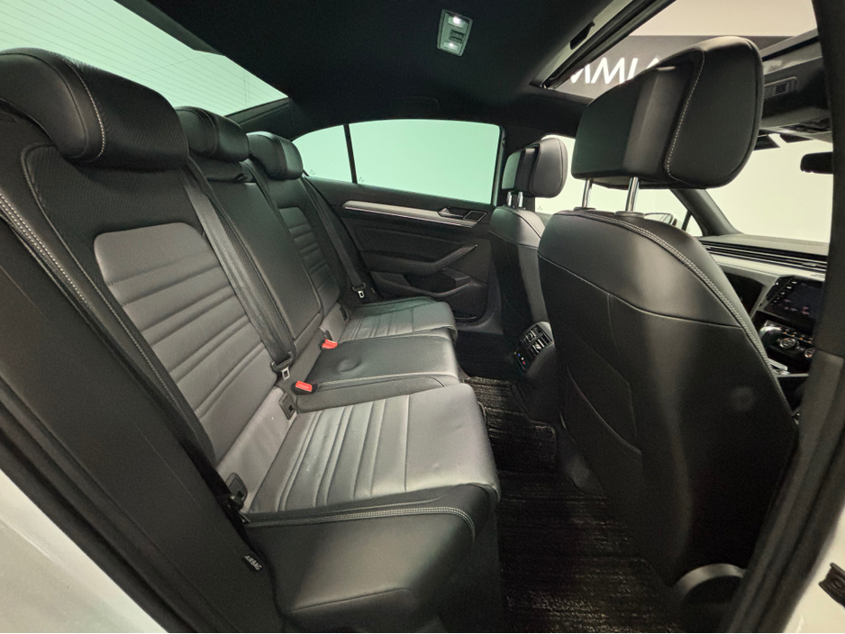 2018 Volkswagen Passat VOLKSWAGEN PASSAT 2.0 TSI DSG*PANORAMIC TILT AND SLIDE SUNROOF*PRO NAV MEDIA SYSTEM, APPLE CAR PLAY*HEATED MASSAGE ELECTRIC ADJUSTABLE SEATS*KEYLESS ENTRY*BLIND SPOT ASSIST*DCC ACC*PARK ASSIST*E BOOT €23,950