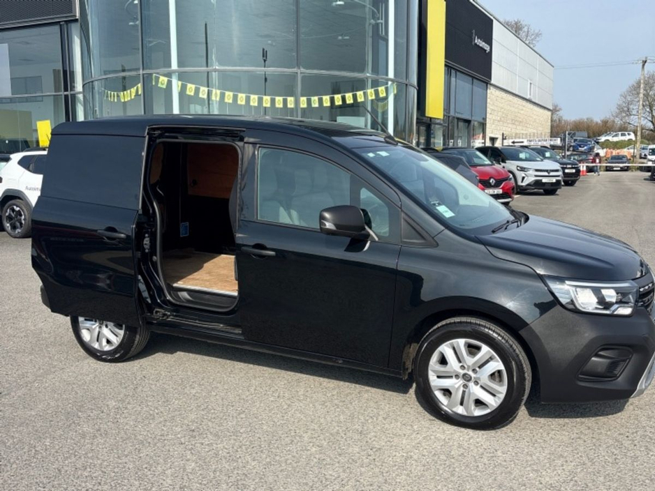 2023 Renault Kangoo - image 11