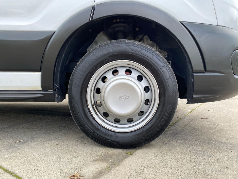 2022 Ford Transit - image 5