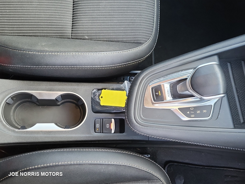 2023 Renault Captur E-TECH ENGINEERED 1.6i HRV AUTO 145HP €27,950