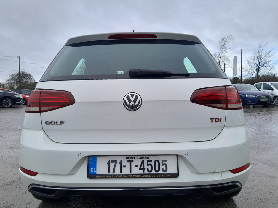 2017 Volkswagen Golf - image 8