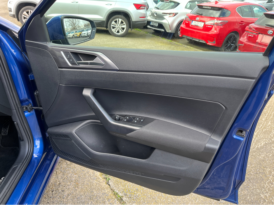 2020 Volkswagen Polo - image 12