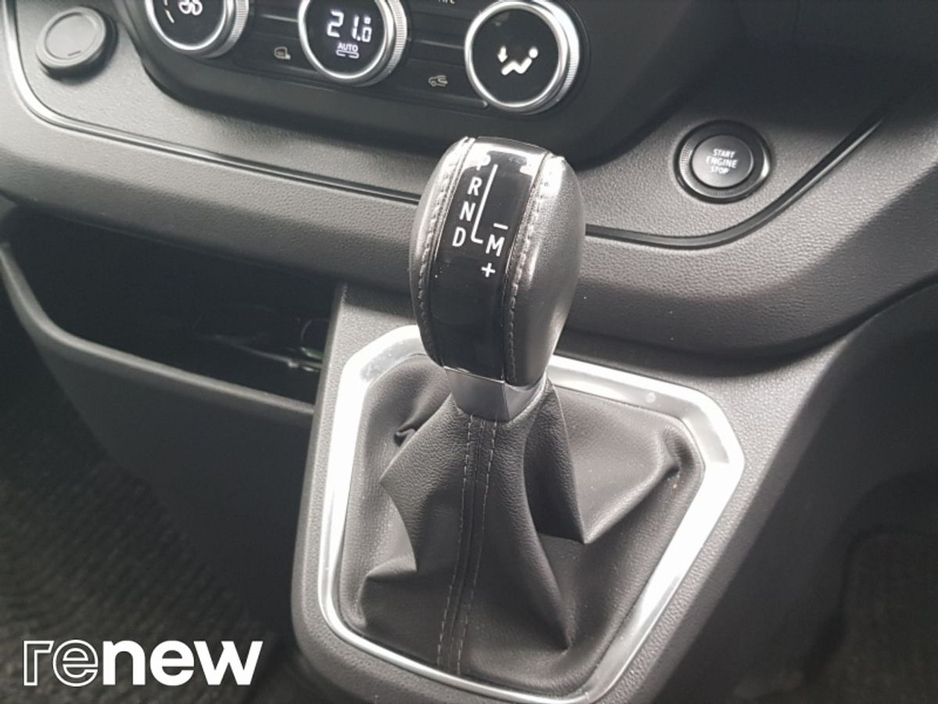 2024 Renault Trafic - image 20