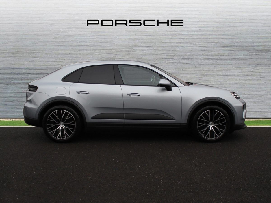 2025 Porsche Macan Electric €88,000