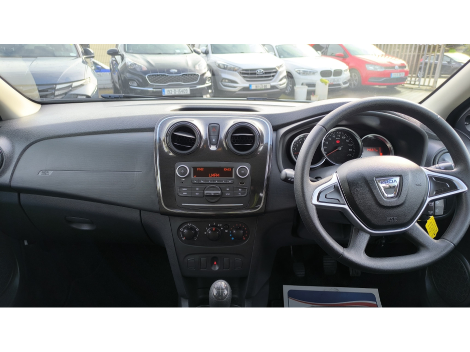 2017 Dacia Sandero - image 12