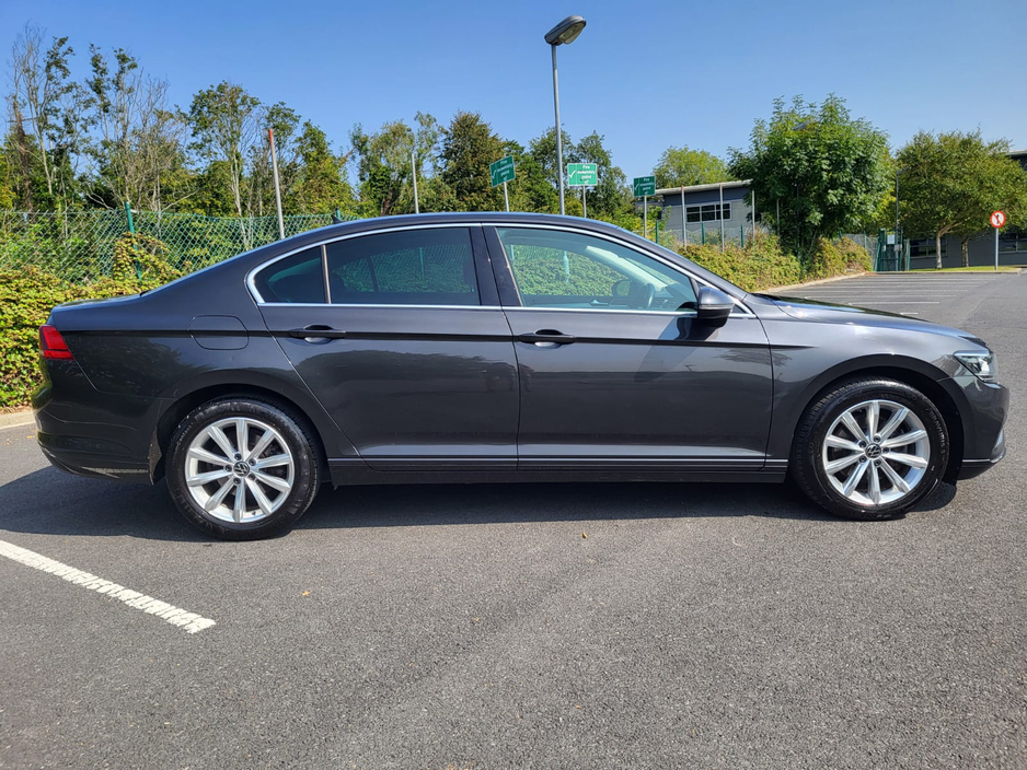 2021 Volkswagen Passat  €19,999