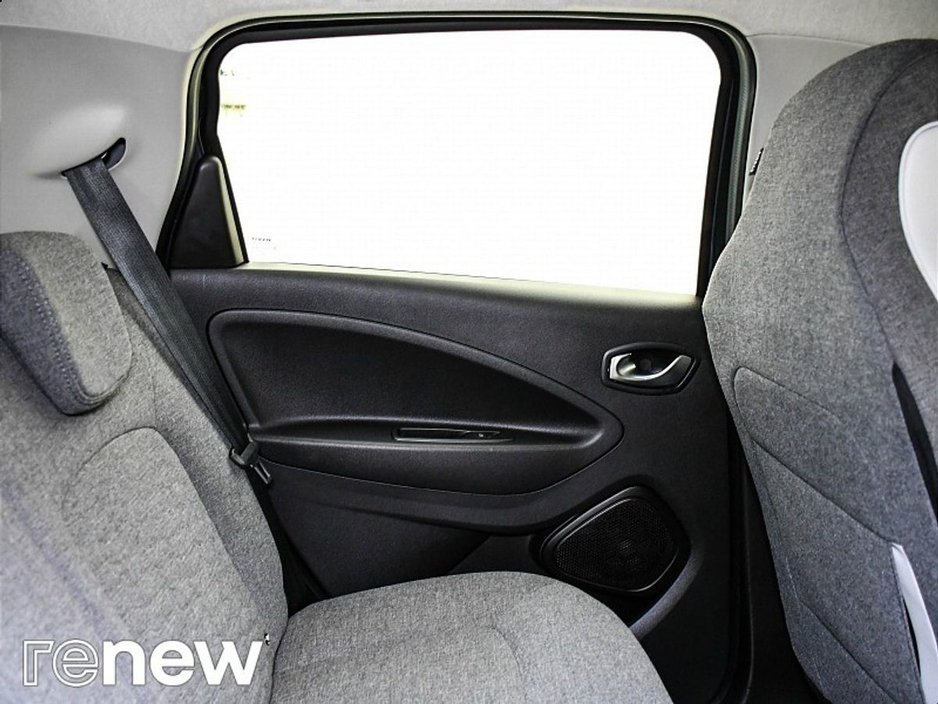 2022 Renault Zoe - image 13