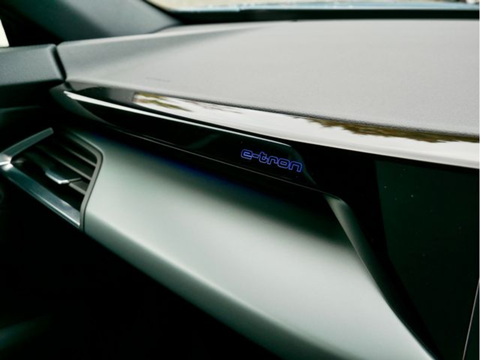 2024 Audi e-tron GT quattro - image 29