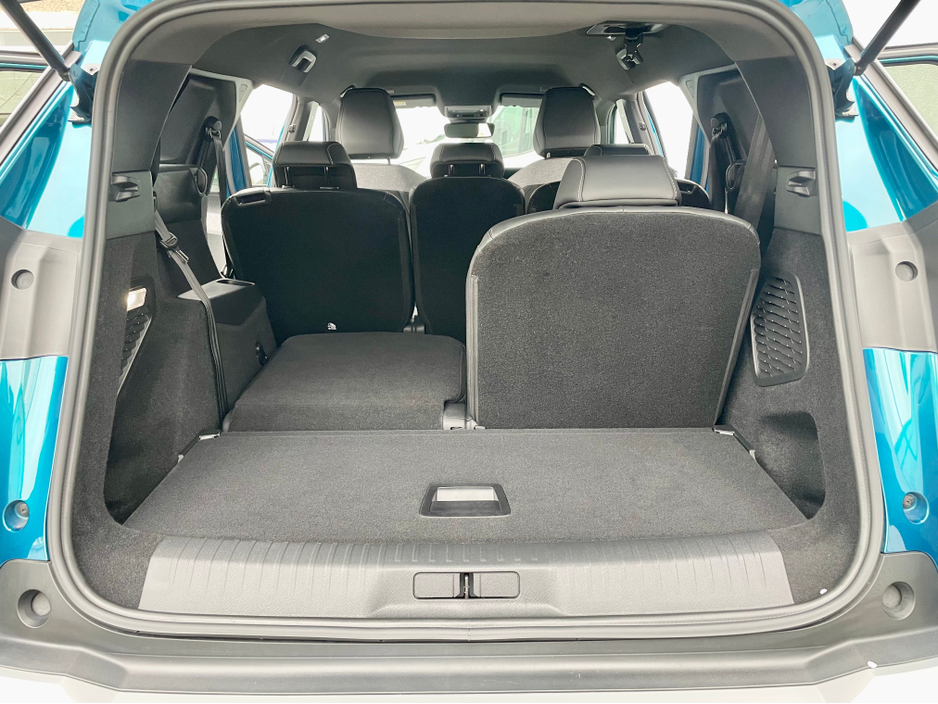 2025 Peugeot 5008 - image 25