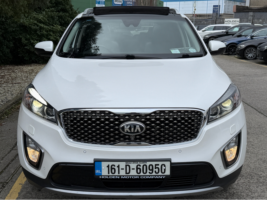 2016 Kia Sorento - image 4