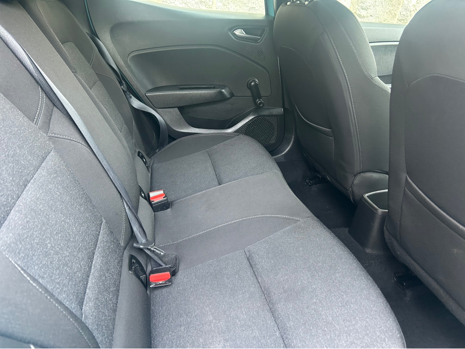 2022 Renault Clio - image 8