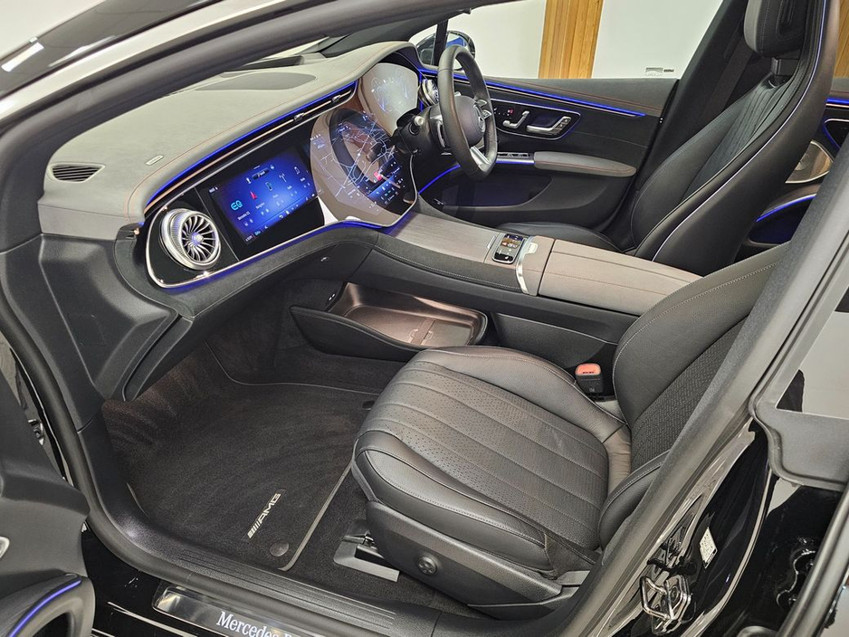 2025 Mercedes-Benz EQS - image 25