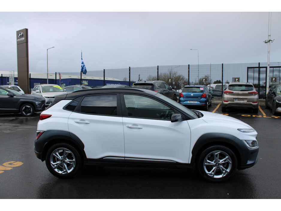 2022 Hyundai Kona 1.0 T-GDI Executive Two Tone Roof €22,950