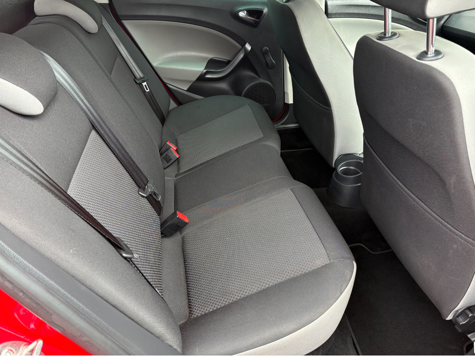 2016 SEAT Ibiza - image 8