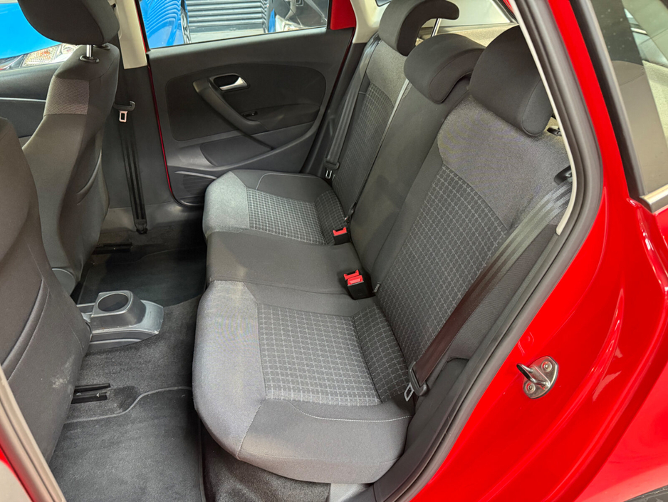 2016 Volkswagen Polo - image 22