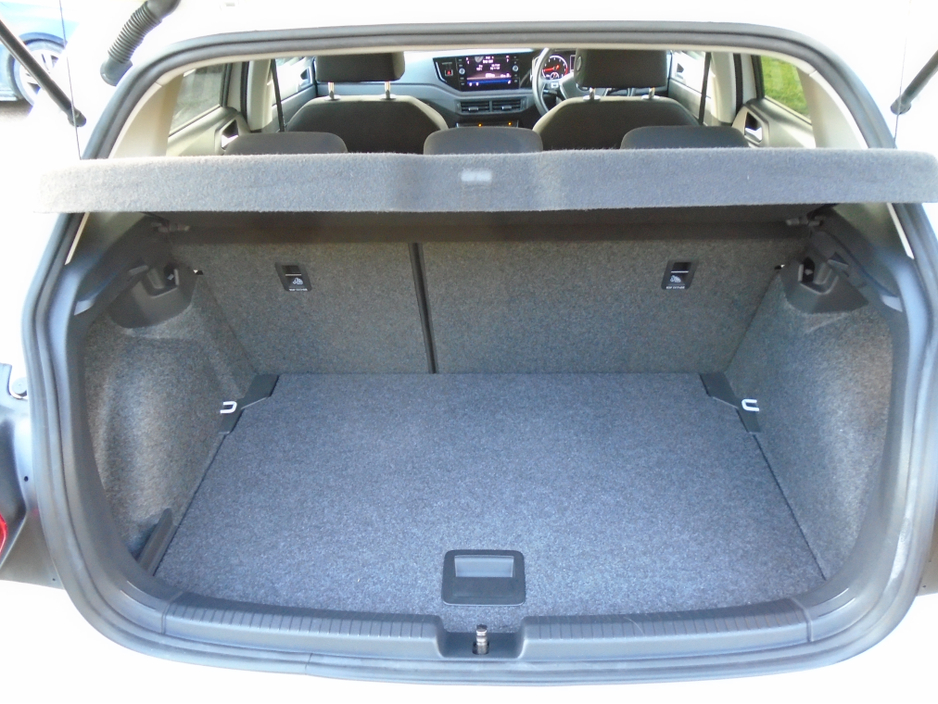 2018 Volkswagen Polo - image 25