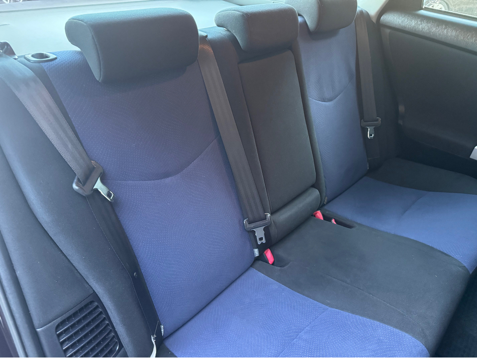 2014 Toyota Prius - image 10