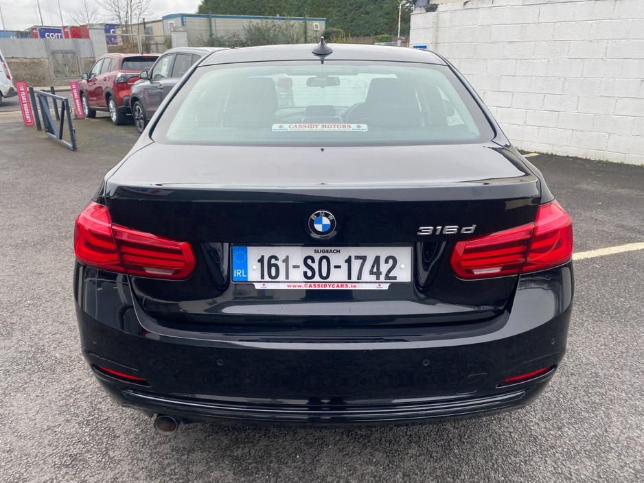 2016 BMW 3 Series - image 7