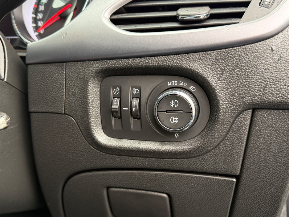 2019 Opel Astra - image 20