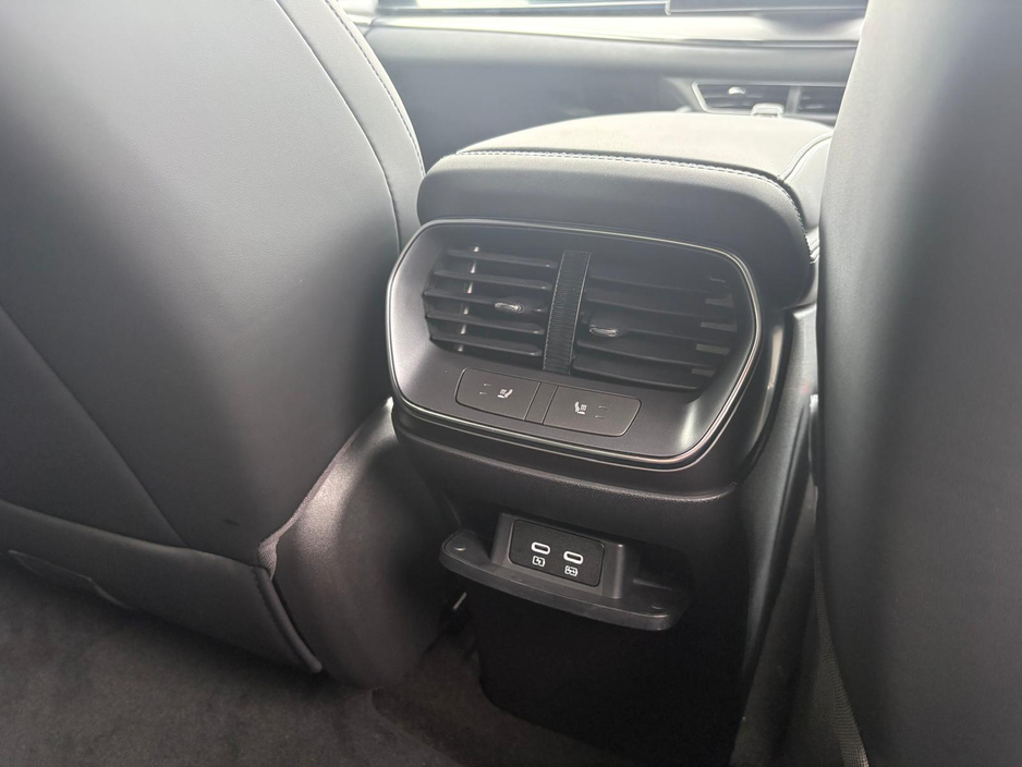 2026 BYD Sealion 7 - image 6