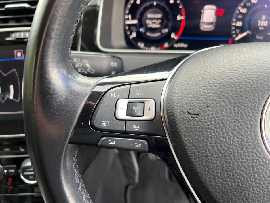 2019 Volkswagen Golf - image 25