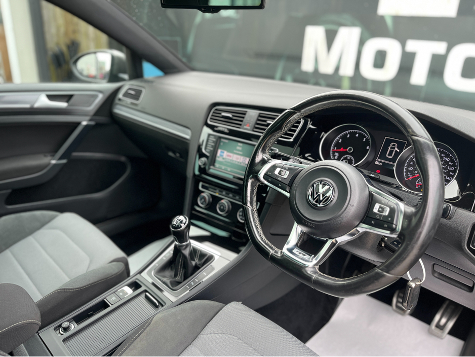 2016 Volkswagen Golf - image 9
