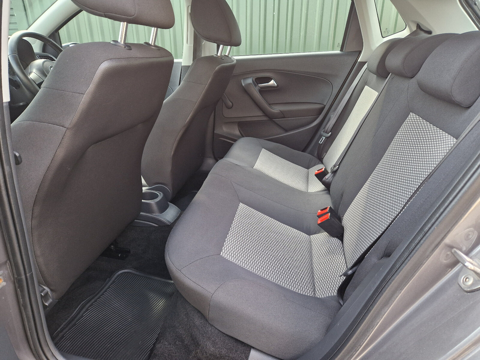 2014 Volkswagen Polo - image 15