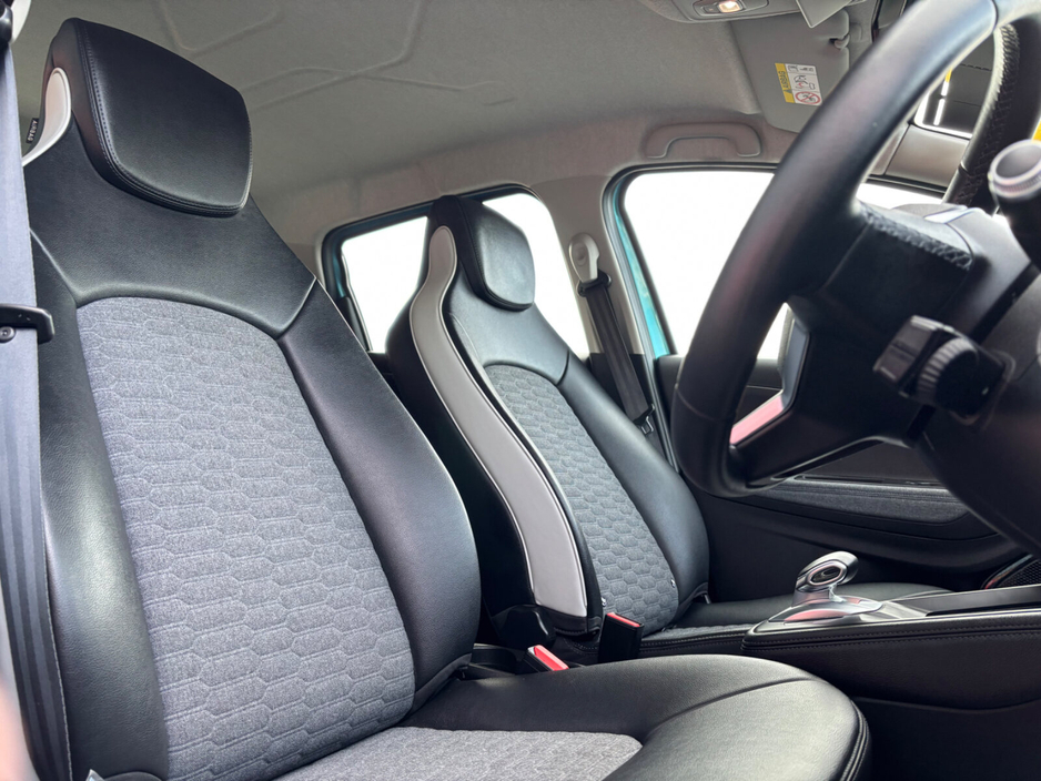 2022 Renault Zoe - image 6