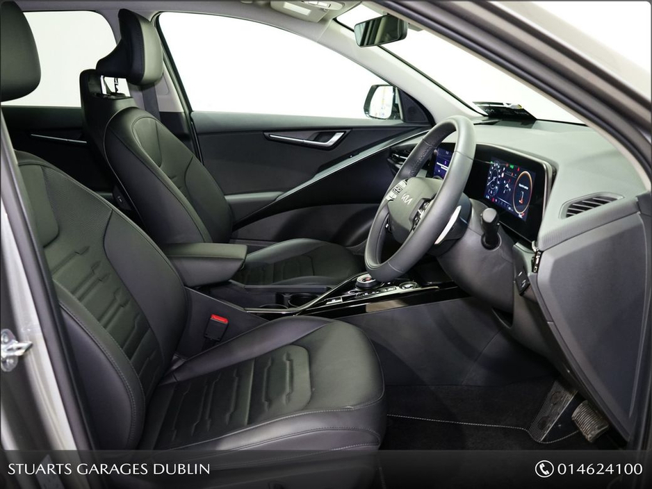 2025 Kia Niro - image 18