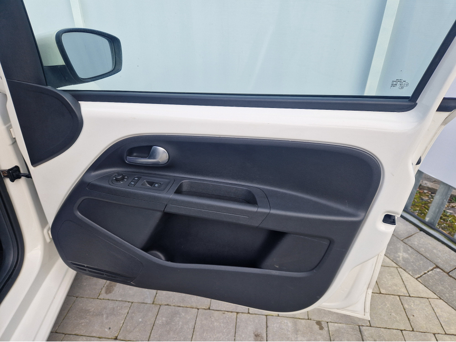 2012 Volkswagen up! - image 12