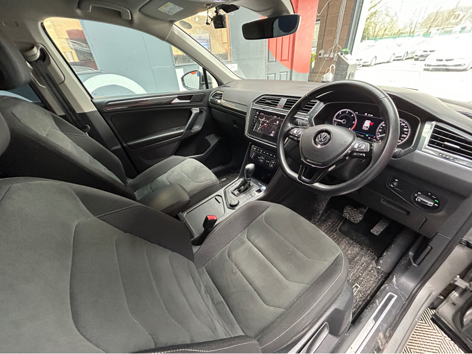 2018 Volkswagen Tiguan - image 4