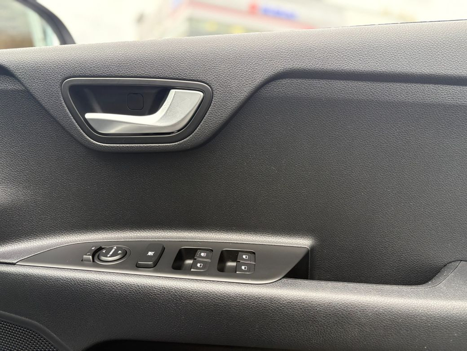 2022 Kia Stonic - image 12