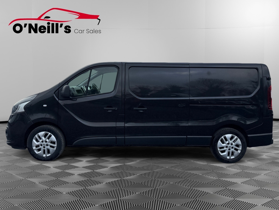 2019 Renault Trafic - image 6