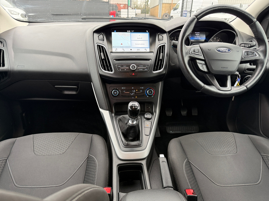 2018 Ford Focus - image 6