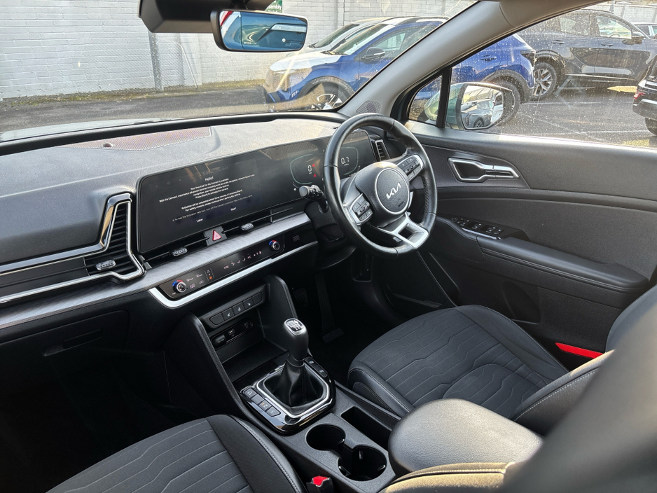 2023 Kia Sportage - image 3