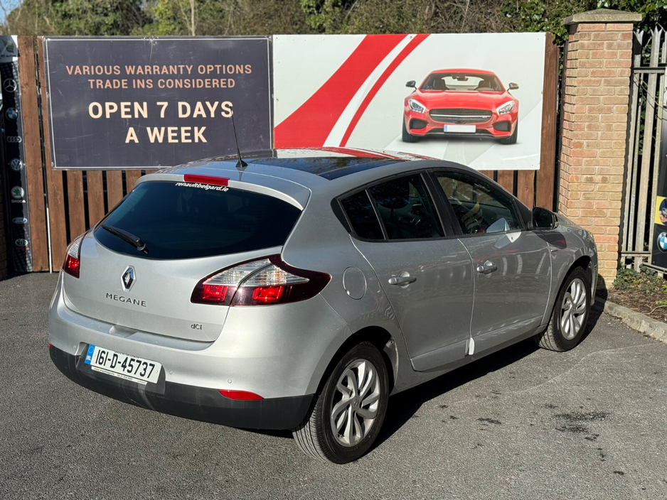 2016 Renault Megane - image 4