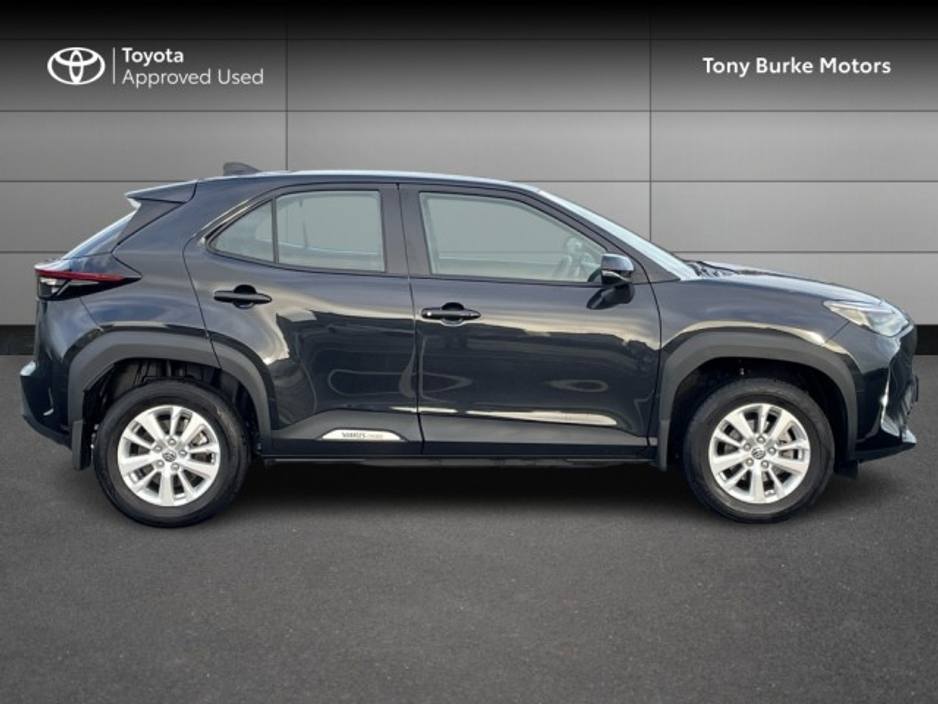 2025 Toyota Yaris Cross - Save EUR 3,100 - Luna - 1.5 Hybrid - Automatic - EUR 180 Tax + 2 Free Service Offer Include // Remote Central Locking // Front Electric Windows // Rear Electric Windows // Electric Mirrors // Finger €30,865