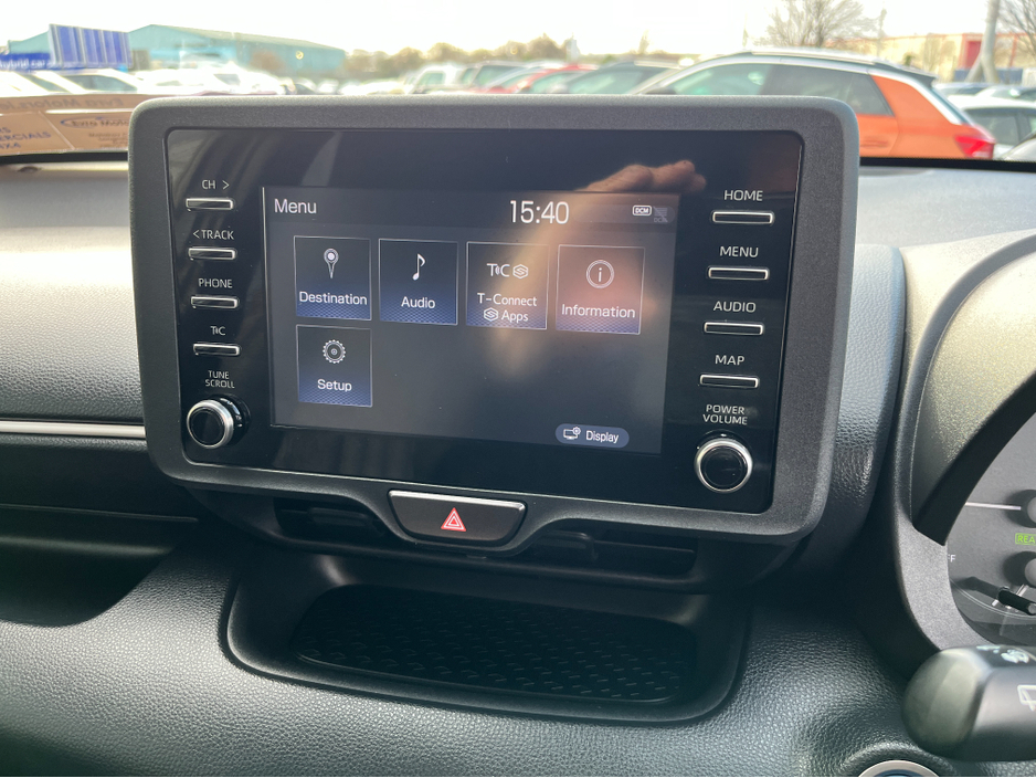 2021 Toyota Yaris - image 18