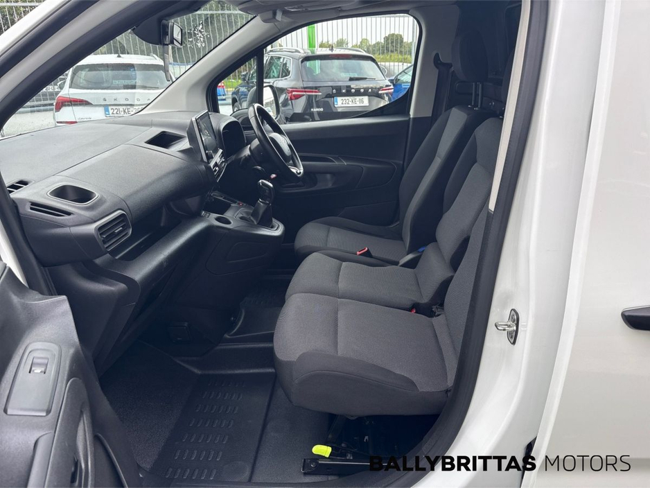 2021 Citroen Berlingo - image 6