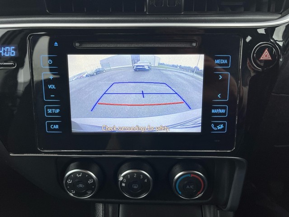 2018 Toyota Corolla - image 13