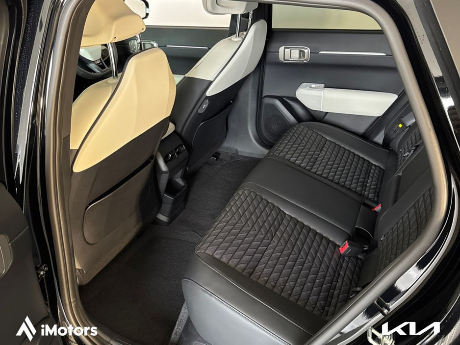 2025 Kia EV4 - image 13