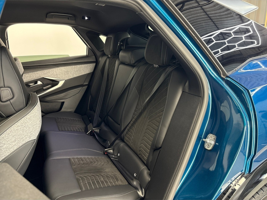 2025 Peugeot 3008 - image 29
