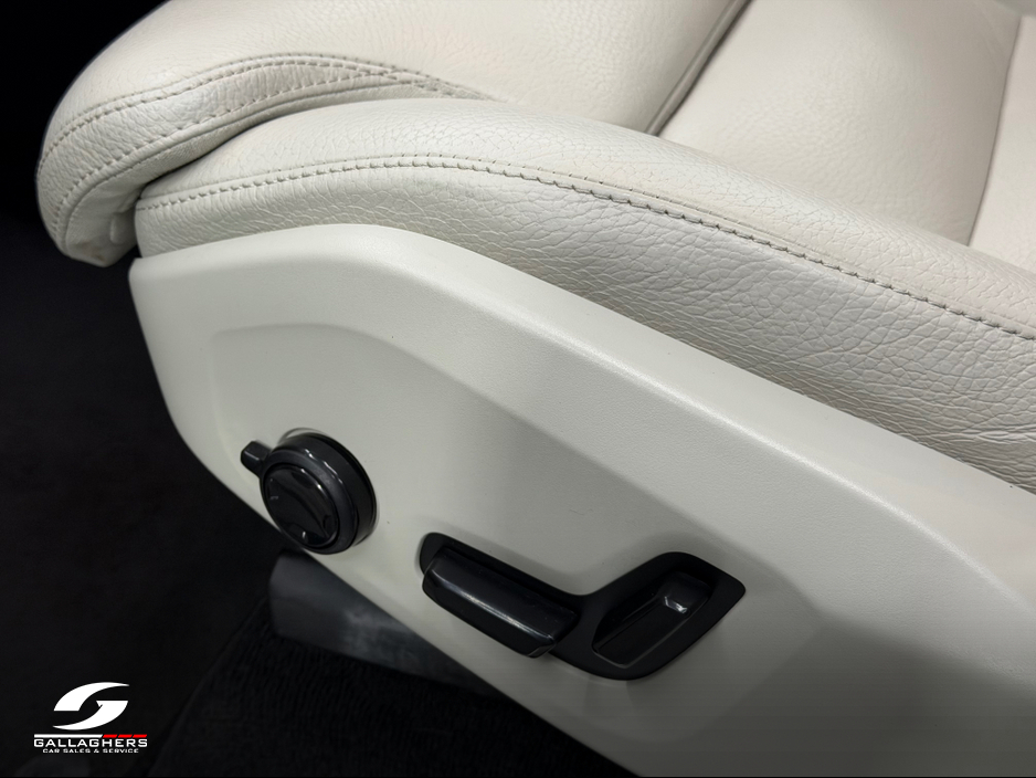 2023 Volvo XC90 - image 17