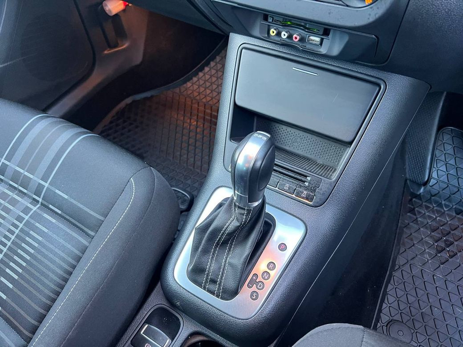 2015 Volkswagen Tiguan LOUNGE EDITION 1.2 TSI // FULL SERVICE HISTORY // 18" ALLOYS // REVERSE CAMERA €15,950